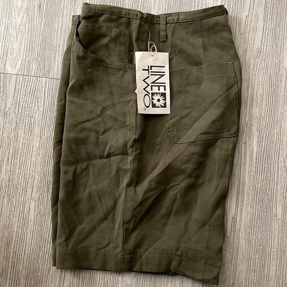 Line Two Shorts - Picture 6 of 6